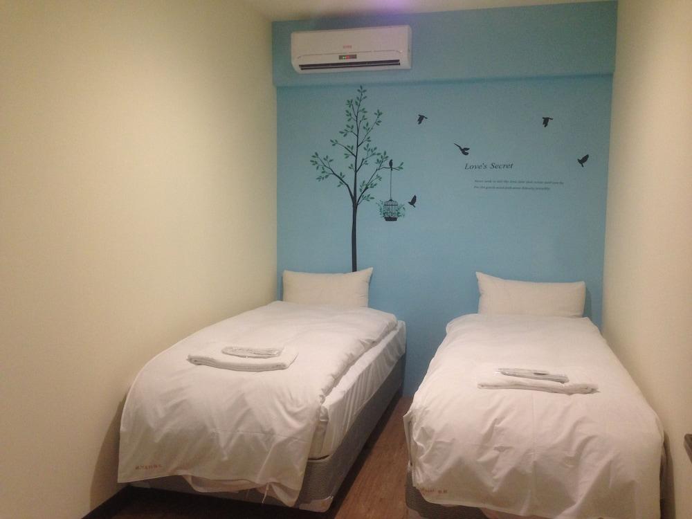 Galaxy Mini Inn Taipei Exterior photo