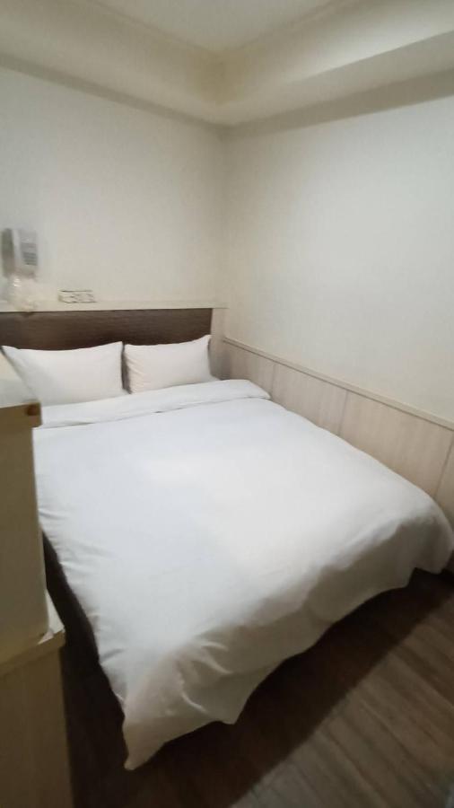 Galaxy Mini Inn Taipei Exterior photo