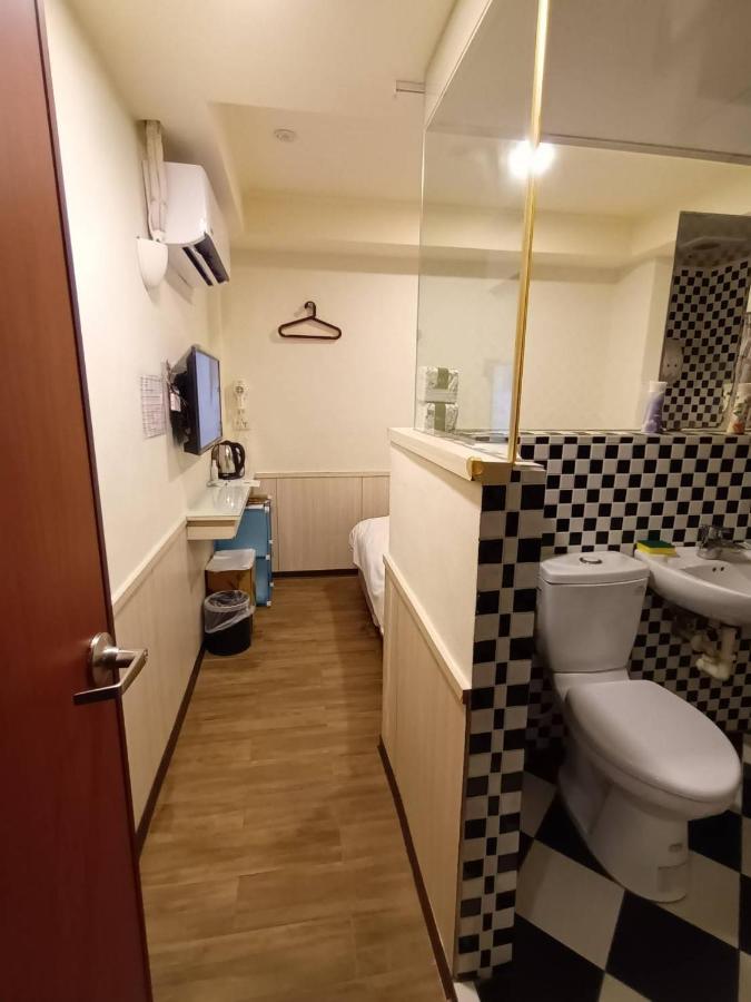 Galaxy Mini Inn Taipei Exterior photo