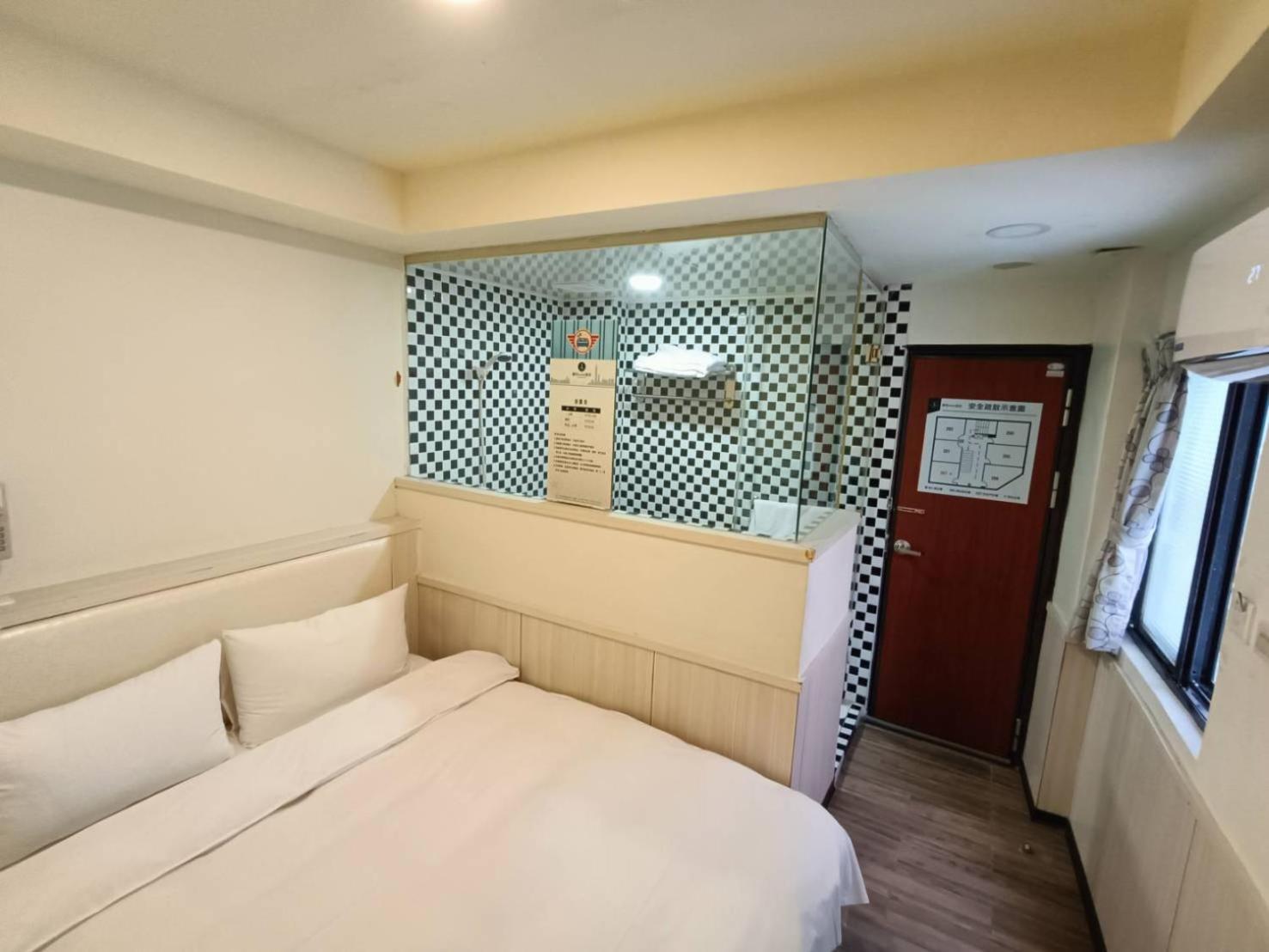 Galaxy Mini Inn Taipei Exterior photo