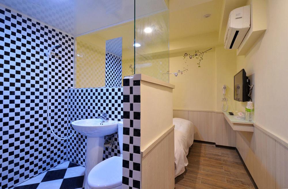 Galaxy Mini Inn Taipei Exterior photo