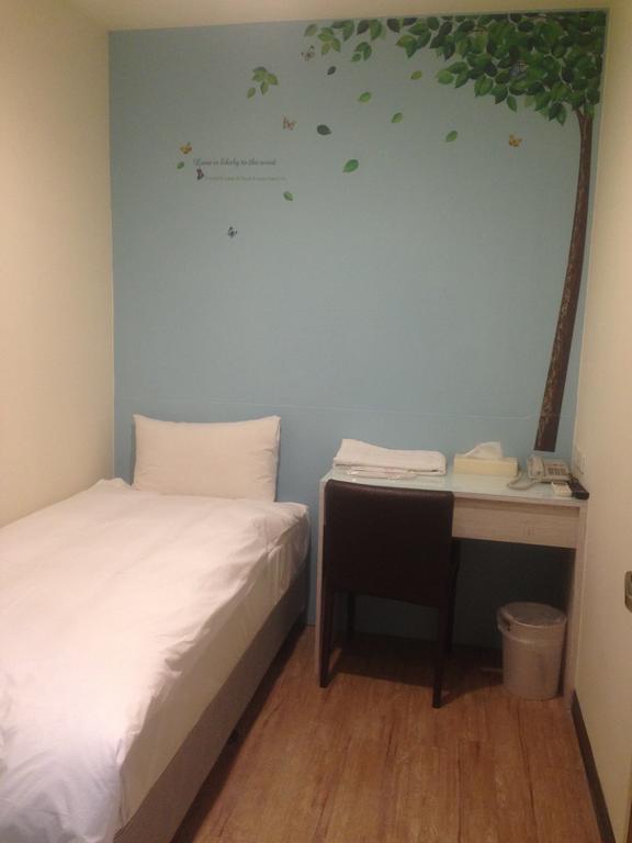 Galaxy Mini Inn Taipei Exterior photo