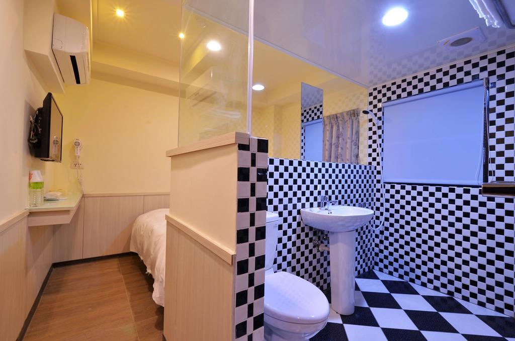 Galaxy Mini Inn Taipei Exterior photo