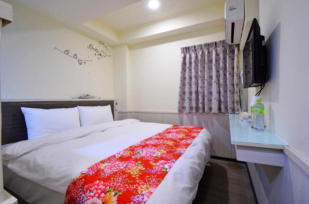 Galaxy Mini Inn Taipei Exterior photo