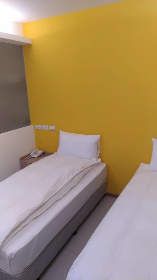 Galaxy Mini Inn Taipei Exterior photo