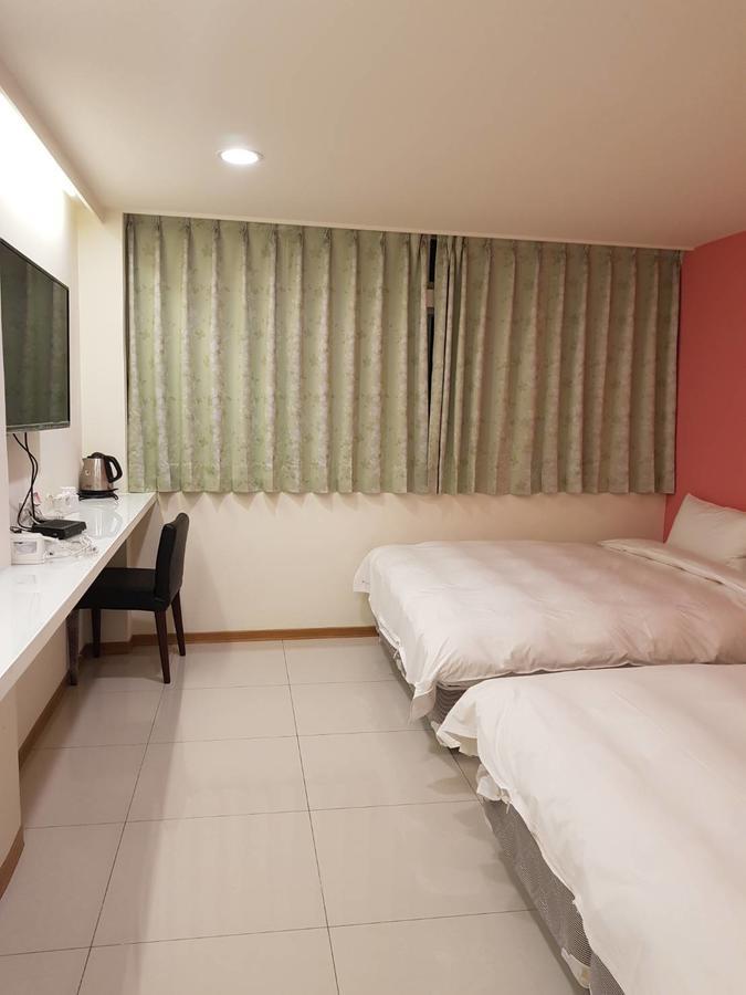 Galaxy Mini Inn Taipei Exterior photo