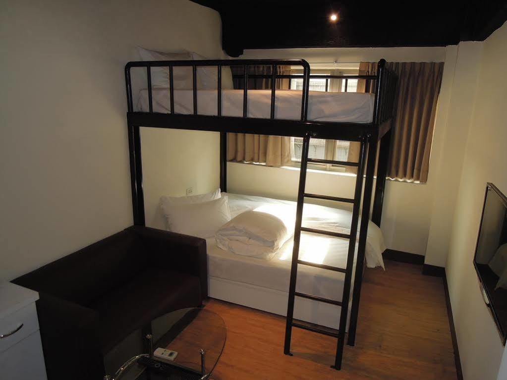 Galaxy Mini Inn Taipei Exterior photo