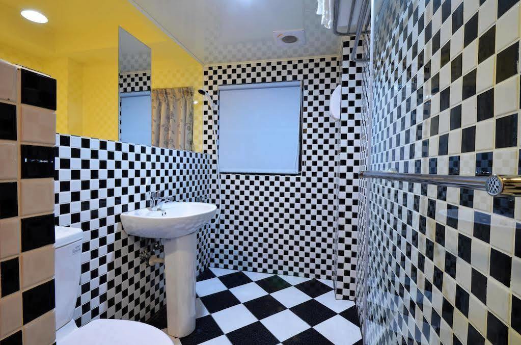 Galaxy Mini Inn Taipei Exterior photo
