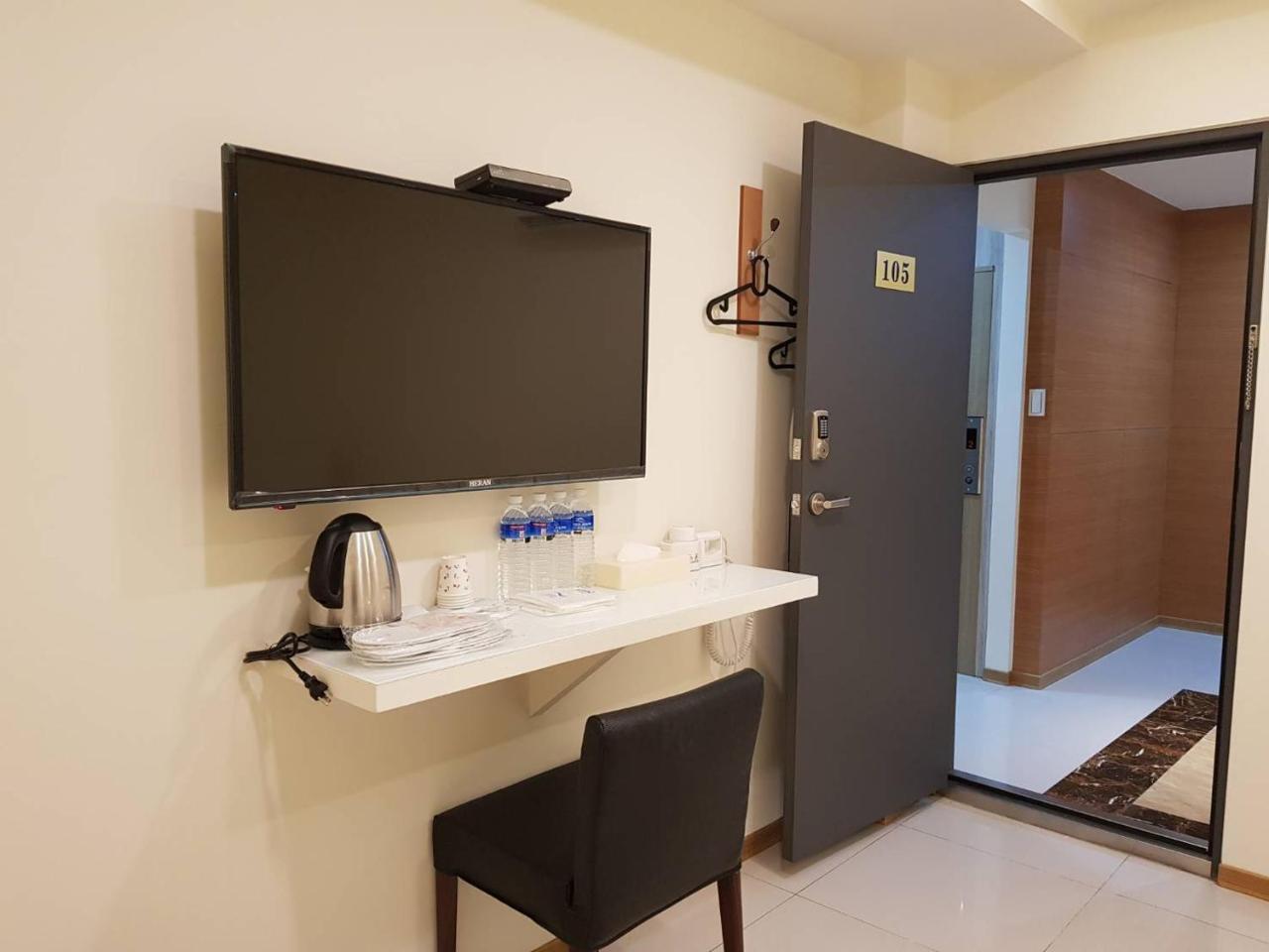 Galaxy Mini Inn Taipei Exterior photo