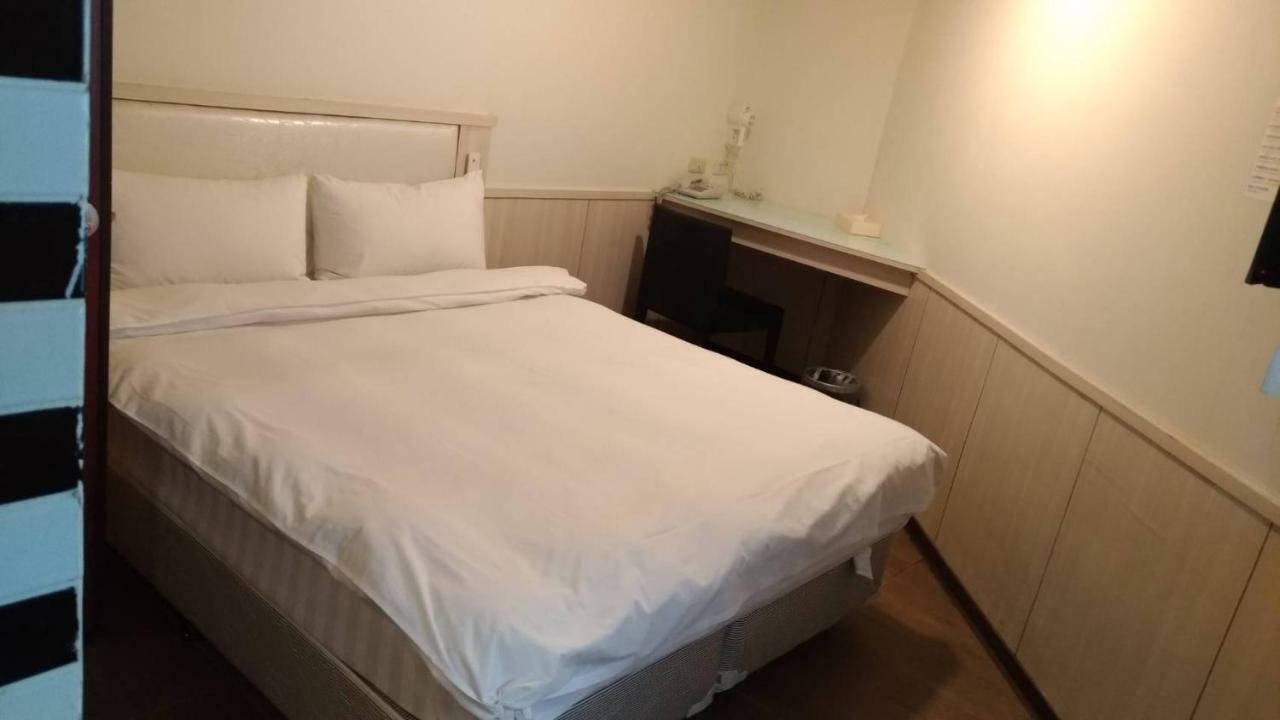 Galaxy Mini Inn Taipei Exterior photo