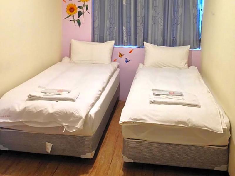Galaxy Mini Inn Taipei Exterior photo